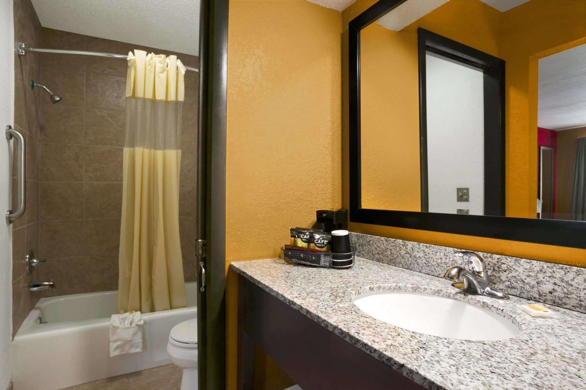 Days Inn By Wyndham Liberty/Ne Kansas City Kültér fotó